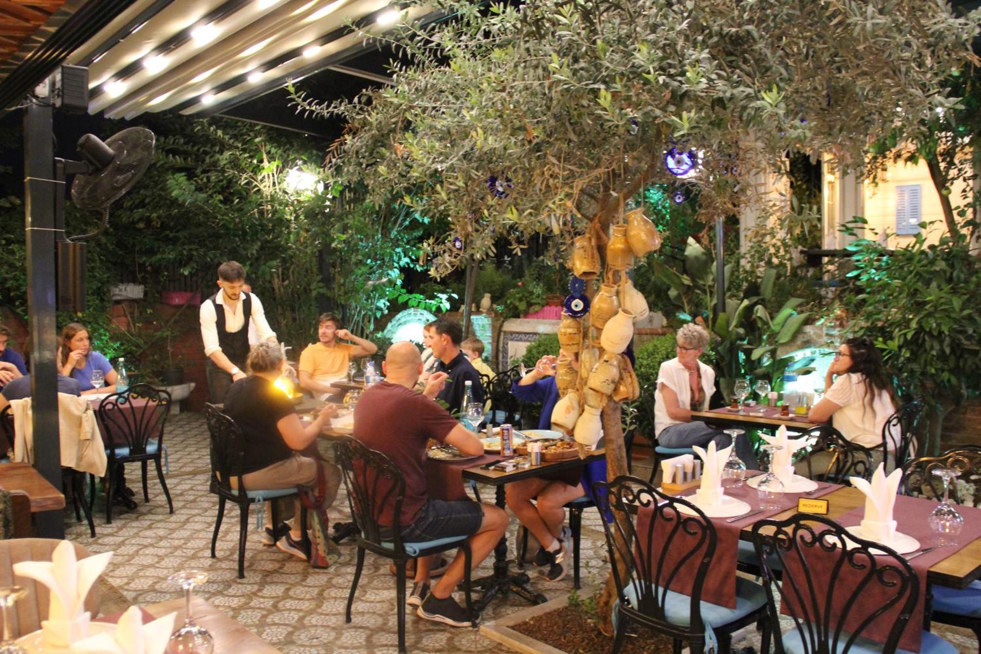 Olive Garden Apart Hotel Истанбул Екстериор снимка