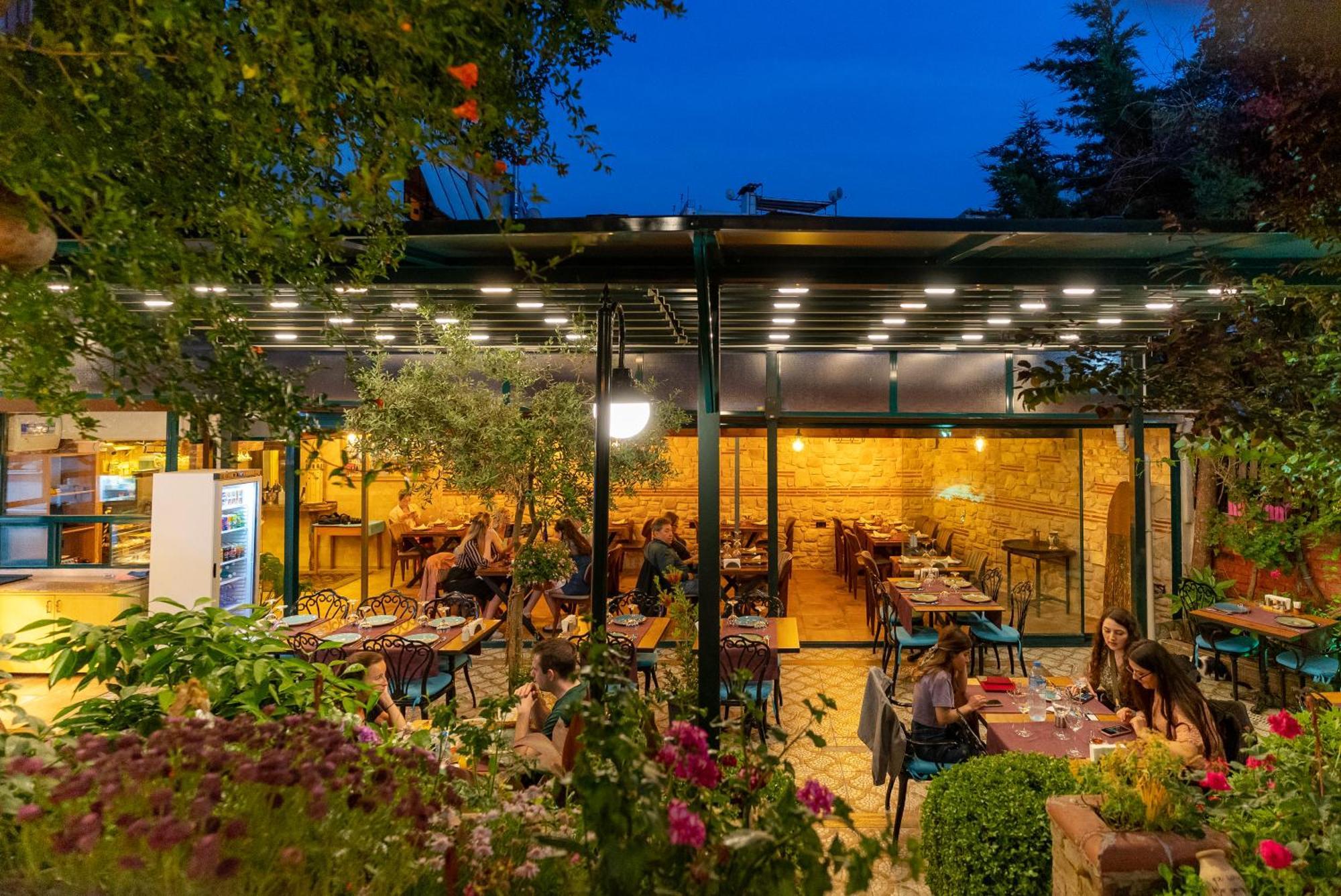 Olive Garden Apart Hotel Истанбул Екстериор снимка